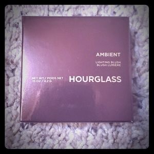 Hourglass Ambient Light Blush in Defused Heat